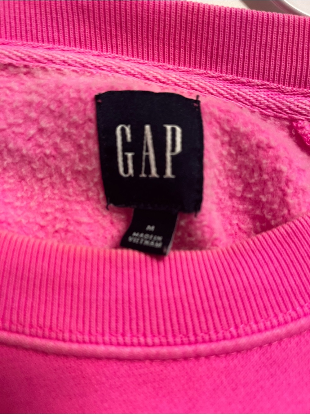 GAP Women's Bright Pink Fleece Crewneck Pullover
